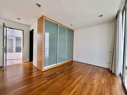 Queen's Road (D10), Detached #596398821